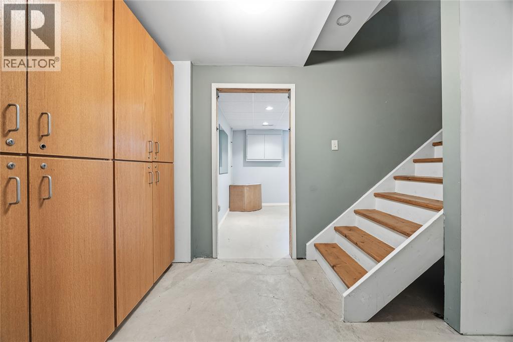 388 April Court Property Photo 33