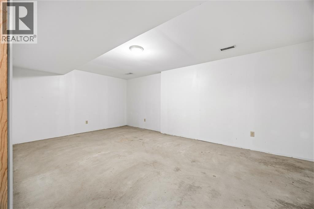 388 April Court Property Photo 36