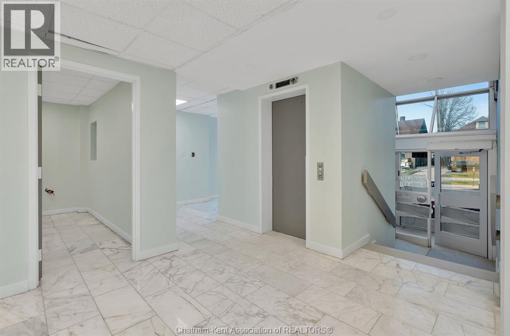 1585 Ouellette Avenue Property Photo 4