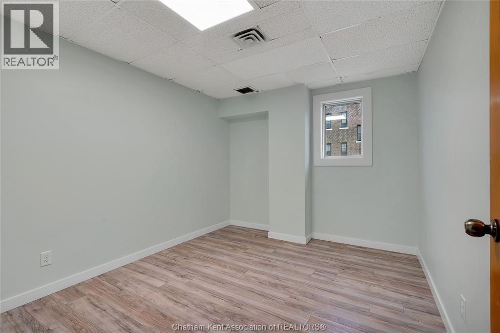 1585 Ouellette Avenue Property Photo 8