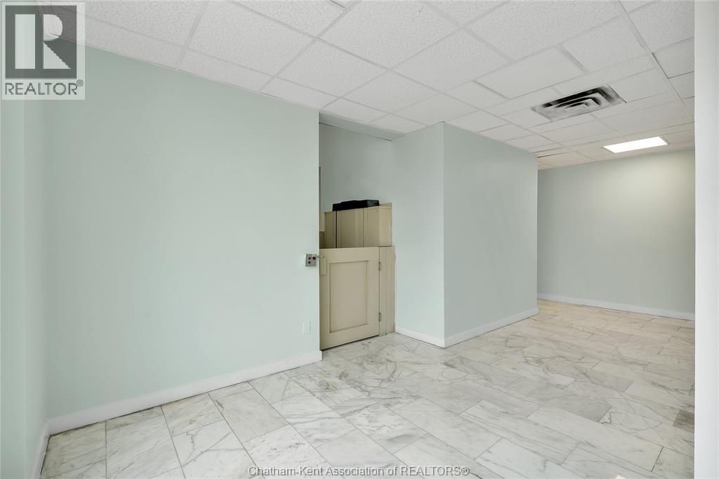 1585 Ouellette Avenue Property Photo 9