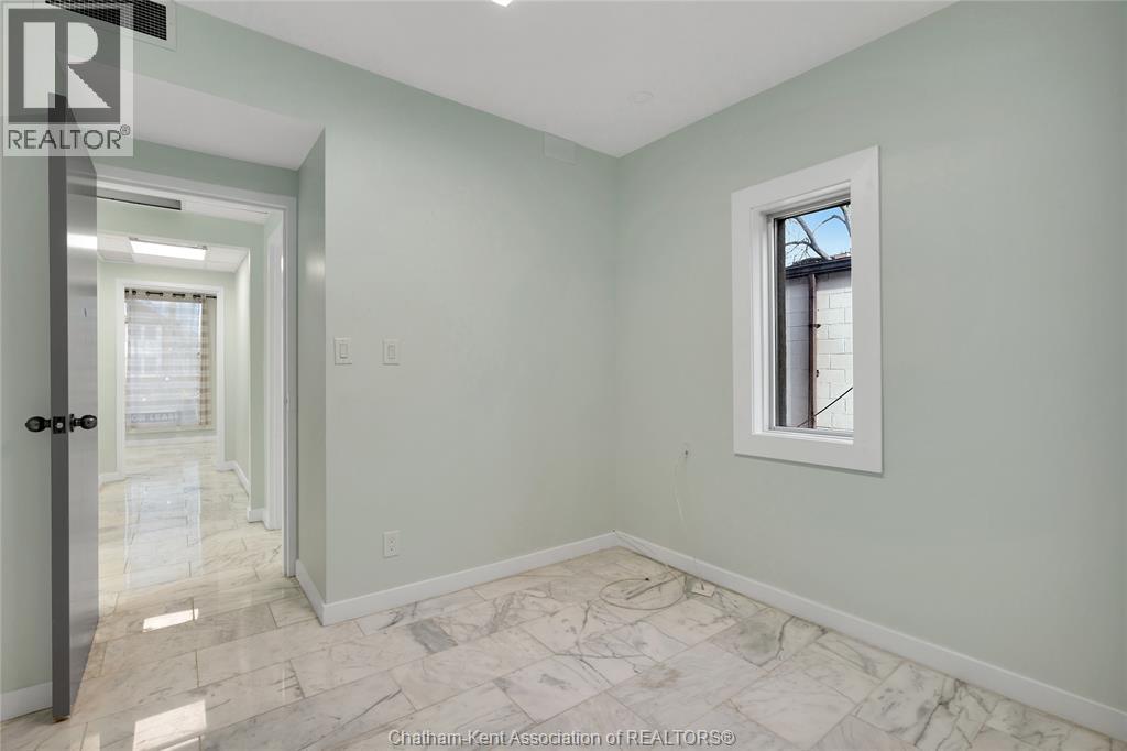 1585 Ouellette Avenue Property Photo 10