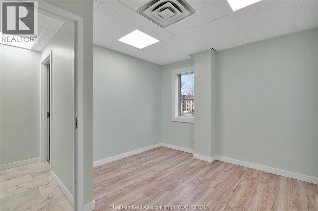 1585 Ouellette Avenue Property Photo 21