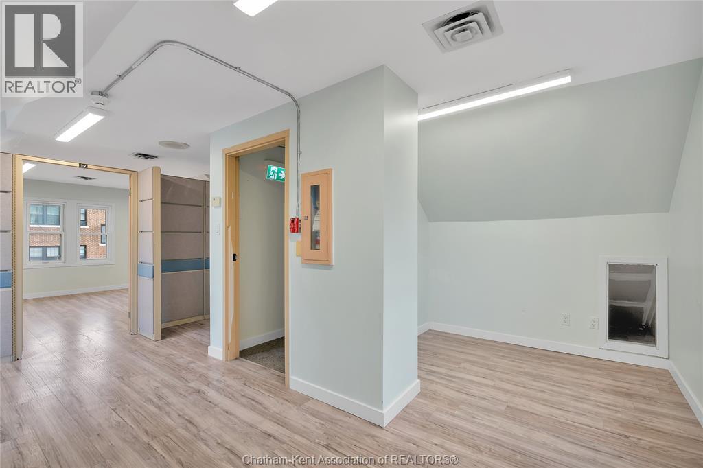 1585 Ouellette Avenue Property Photo 25