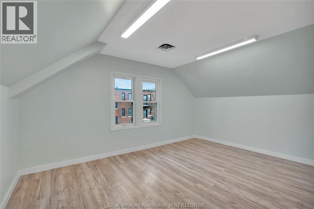 1585 Ouellette Avenue Property Photo 27