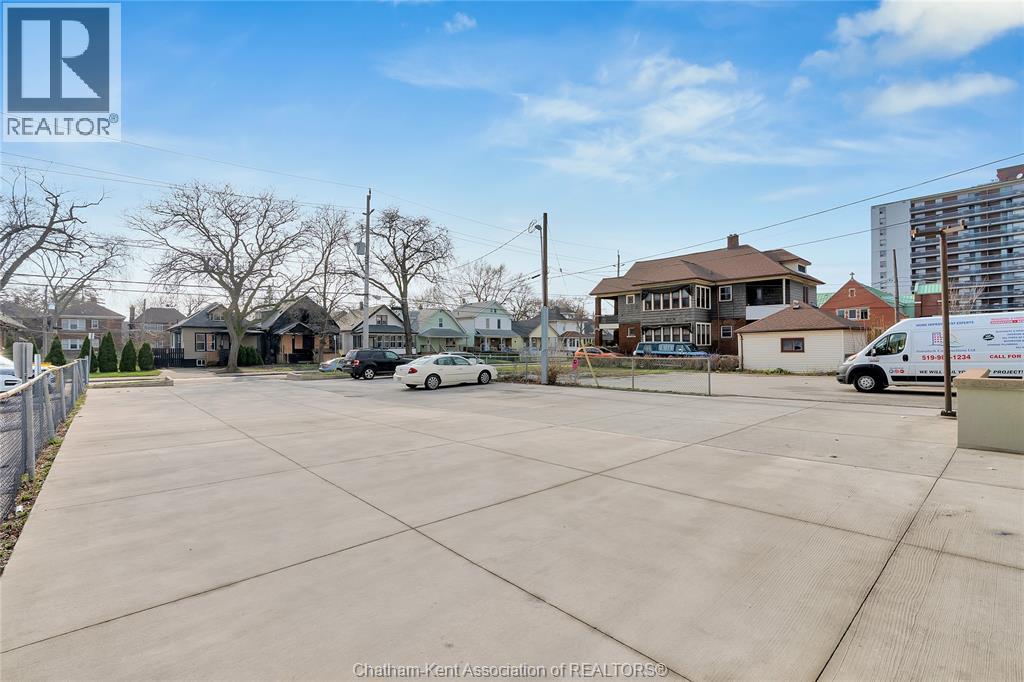 1585 Ouellette Avenue Property Photo 46