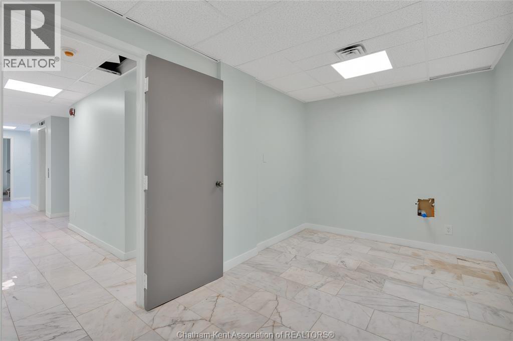 1585 Ouellette Avenue Property Photo 6