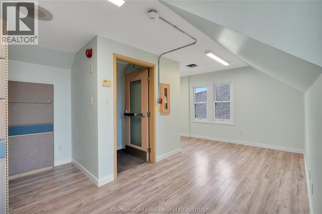 1585 Ouellette Avenue Property Photo 26