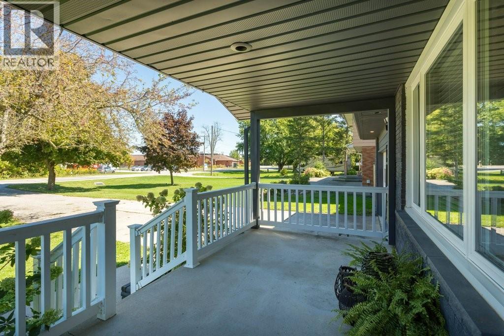 3549 Egremont Road Property Photo 6