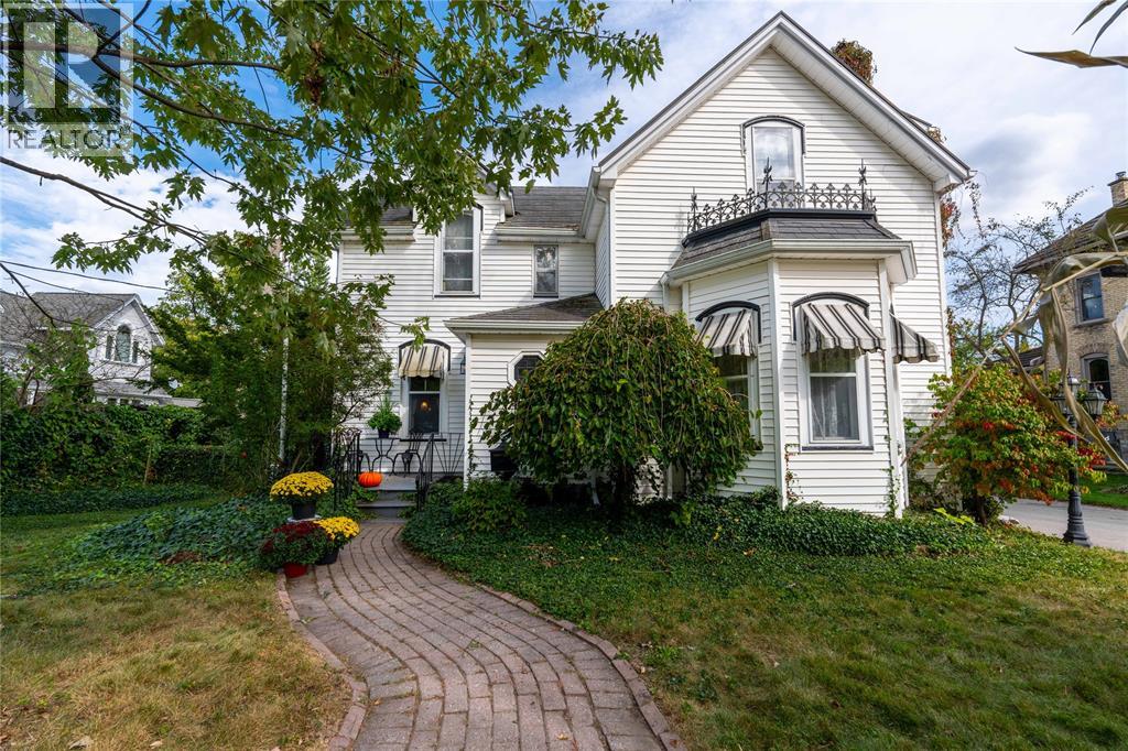 438 Emmeline Street Property Photo 1