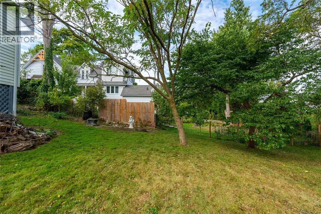 438 Emmeline Street Property Photo 31