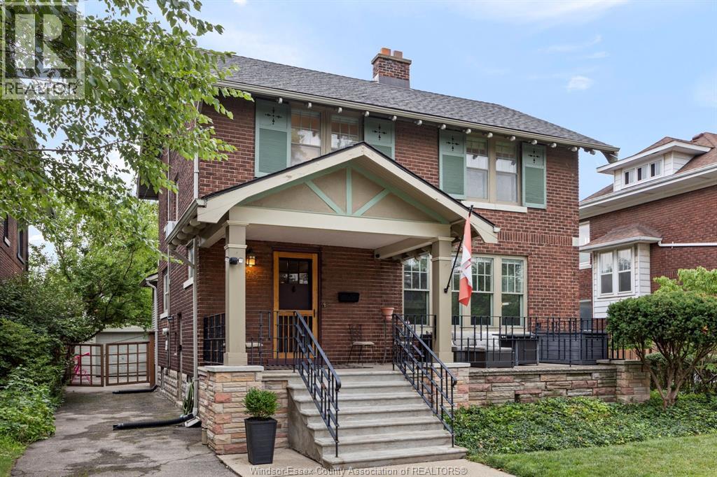 1528 VICTORIA AVENUE Property Photo 1