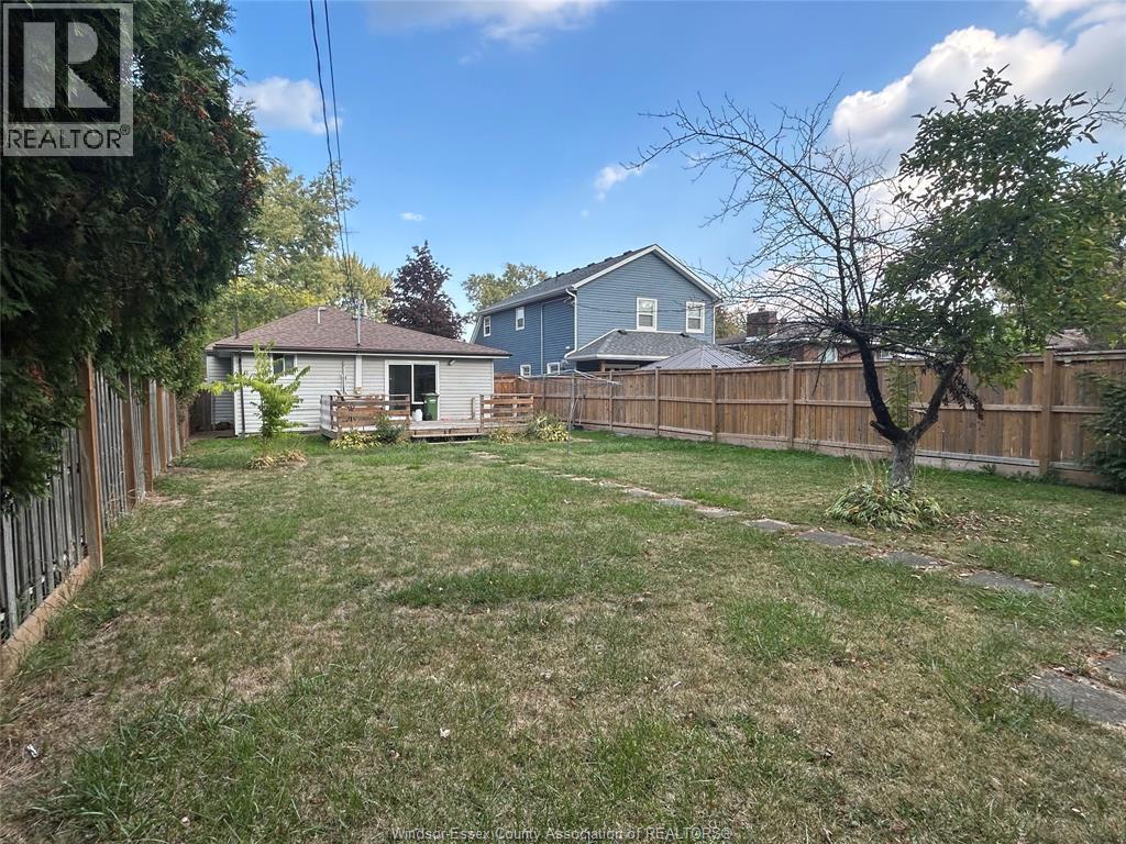 1915 Ferndale Property Photo 15