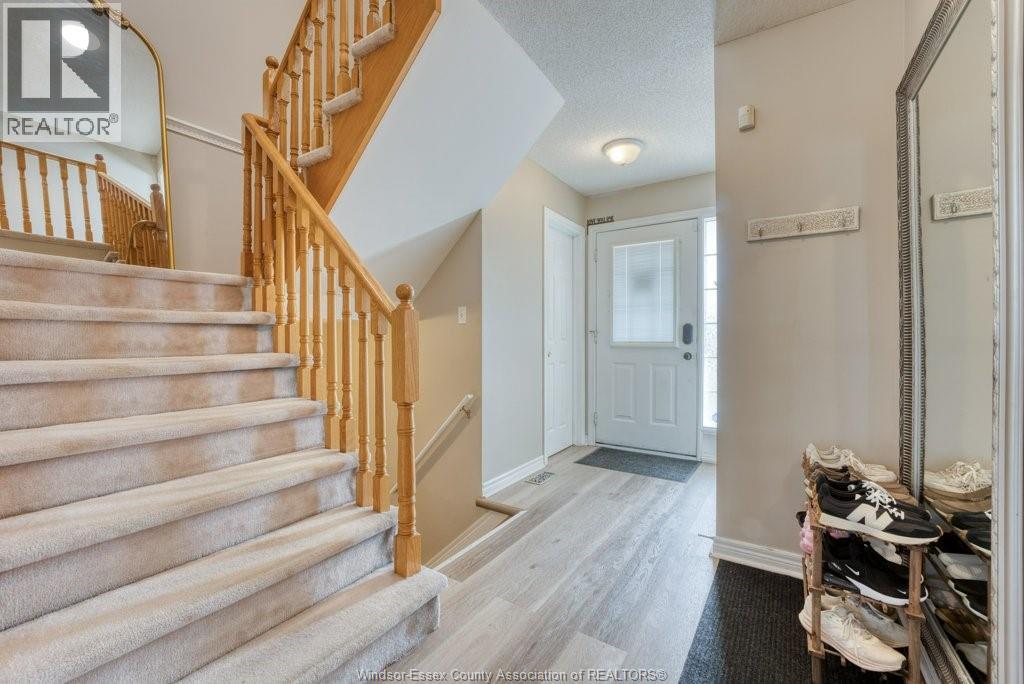 1589 Heatherglen Drive Property Photo 3