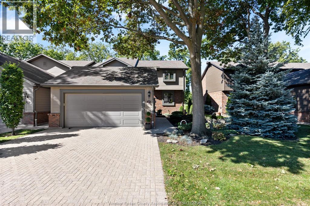 21 Fairway Crescent Property Photo 3