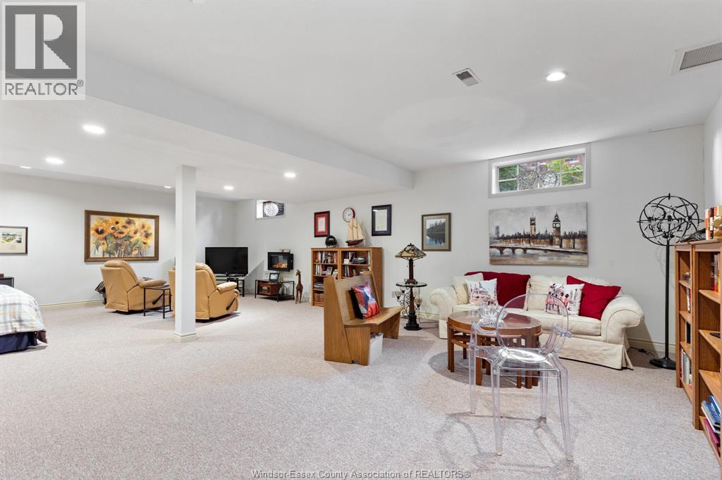 21 Fairway Crescent Property Photo 25