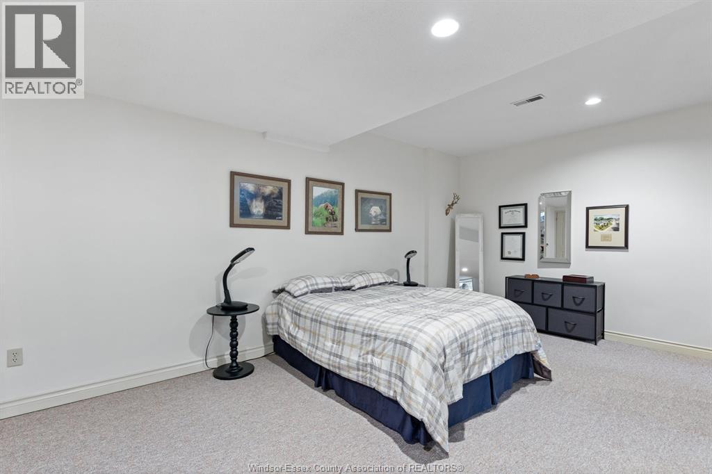 21 Fairway Crescent Property Photo 28