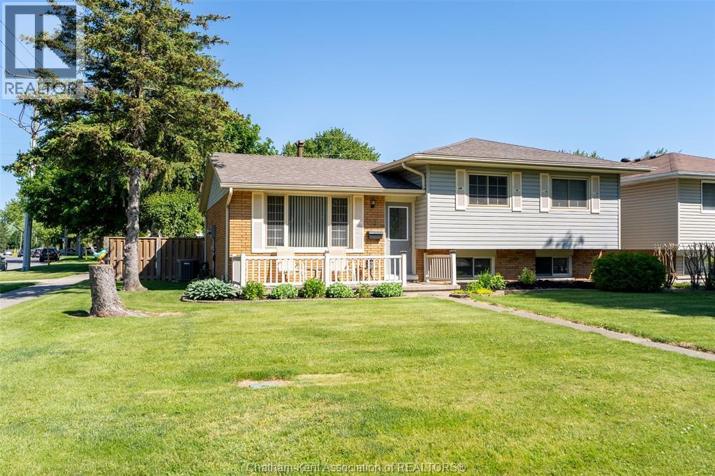 3 GOLDMERE DRIVE Property Photo 1