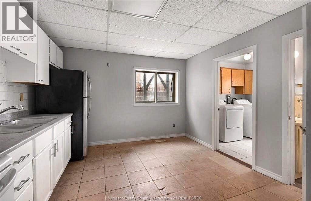 736 University East Unit# 3 Property Photo 5