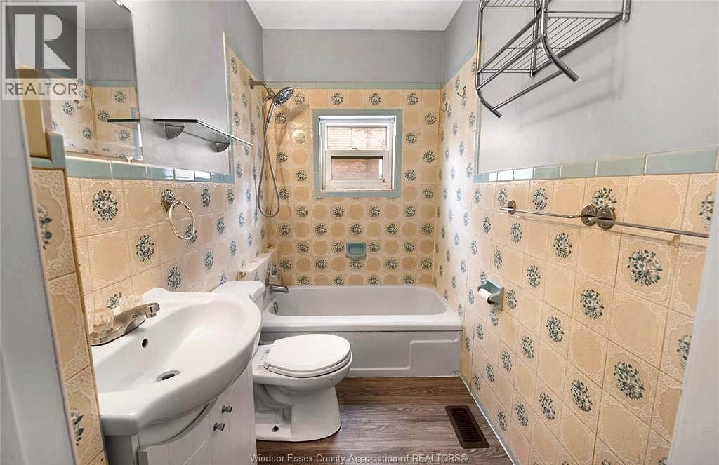736 University East Unit# 3 Property Photo 10