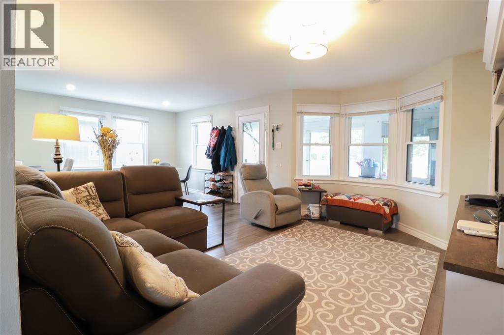 438 Lyndoch Street Property Photo 15