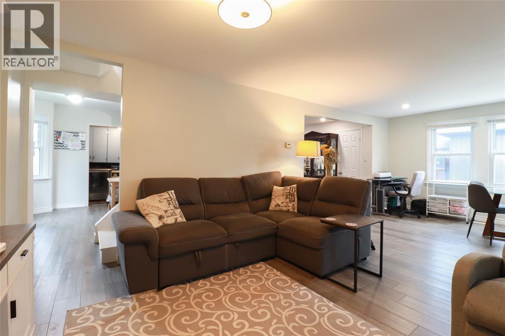 438 Lyndoch Street Property Photo 17