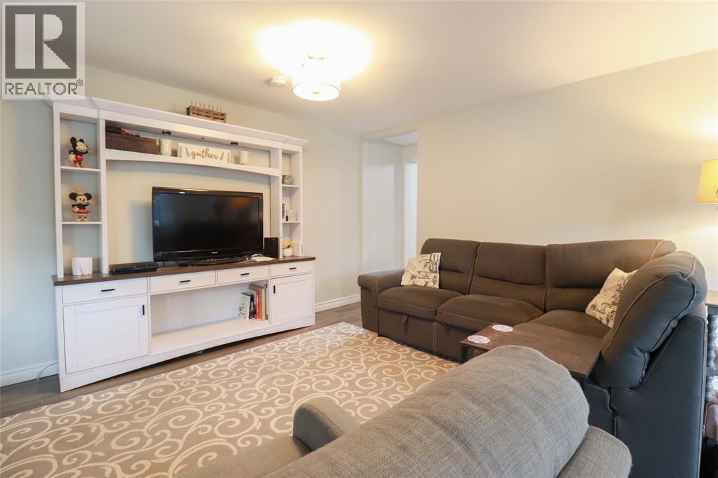 438 Lyndoch Street Property Photo 18