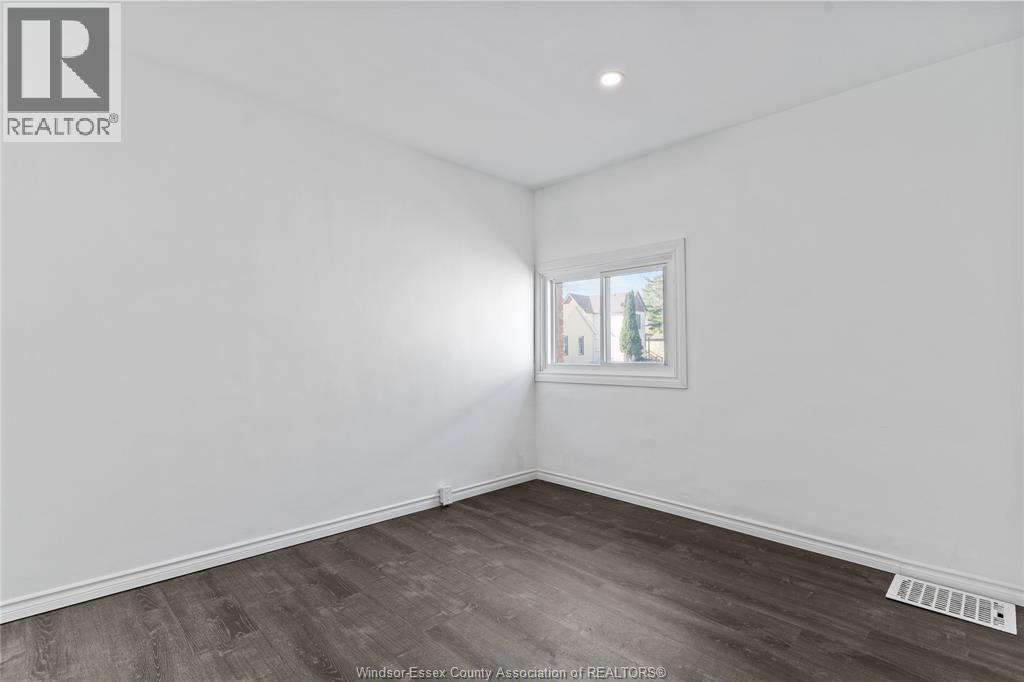 614 Elliott Street East Property Photo 6
