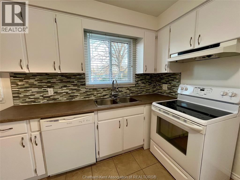12 Athlone Court Property Photo 8