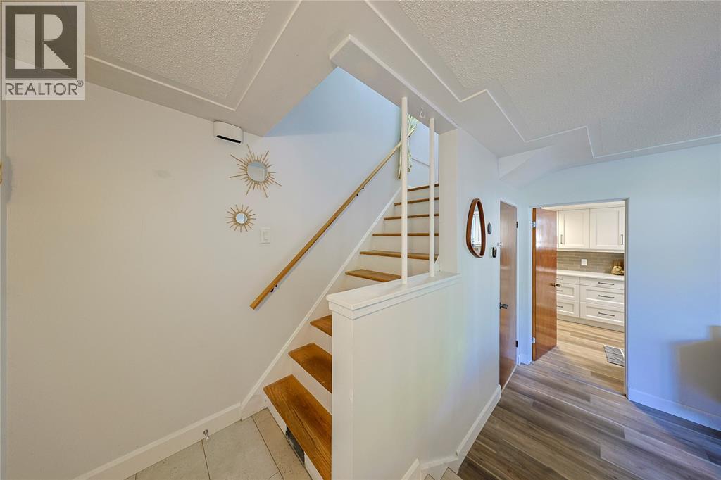 1081 Talfourd Street Property Photo 3