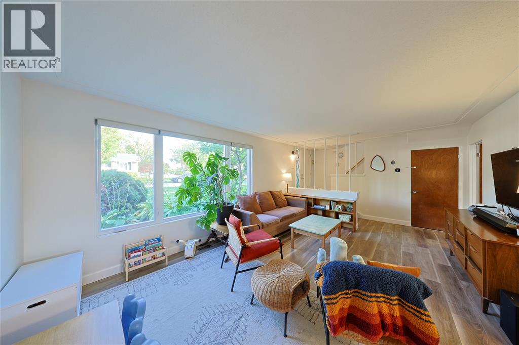 1081 Talfourd Street Property Photo 5
