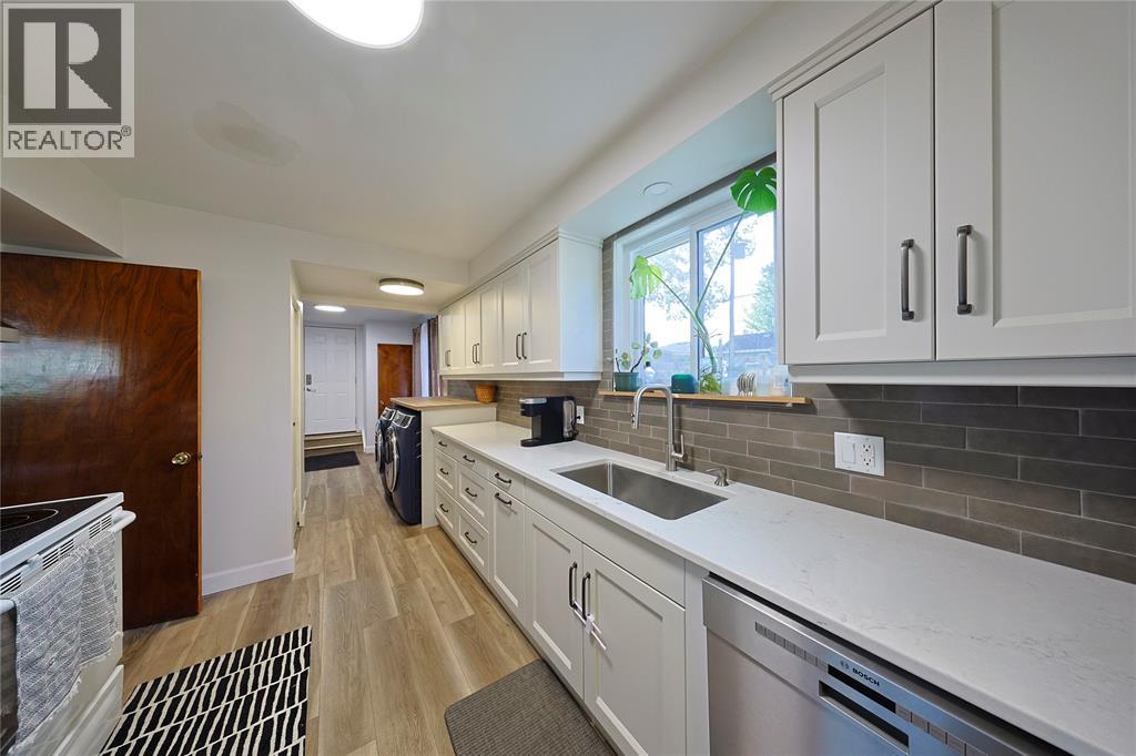 1081 Talfourd Street Property Photo 10
