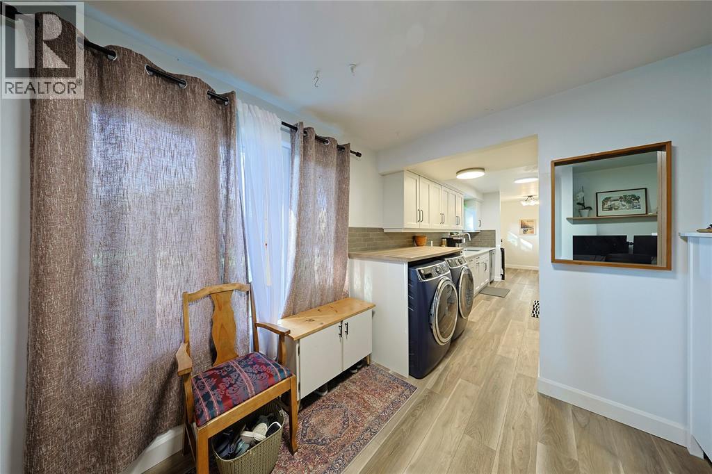 1081 Talfourd Street Property Photo 12