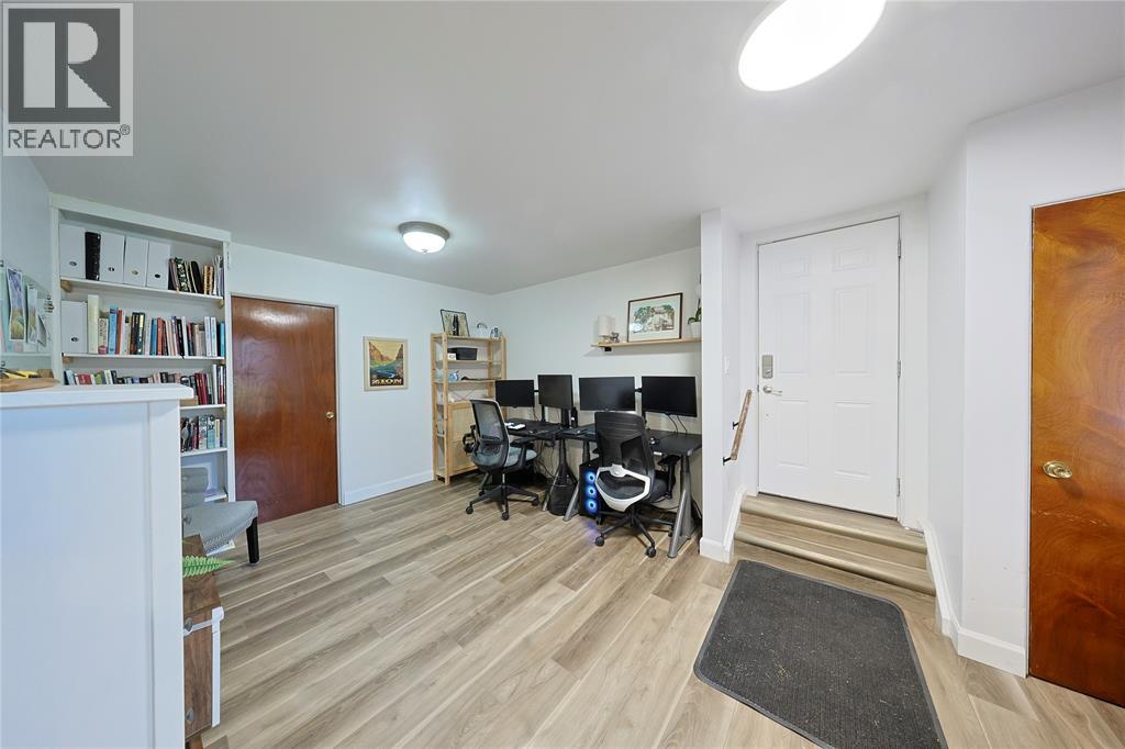1081 Talfourd Street Property Photo 14