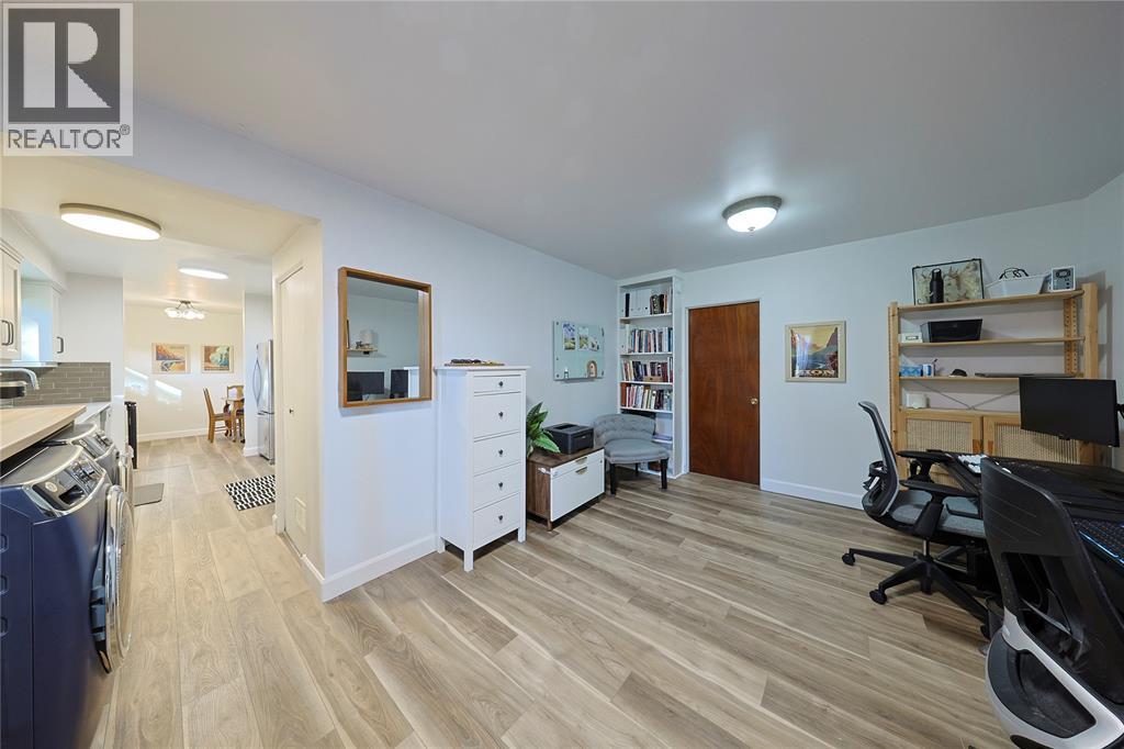 1081 Talfourd Street Property Photo 15