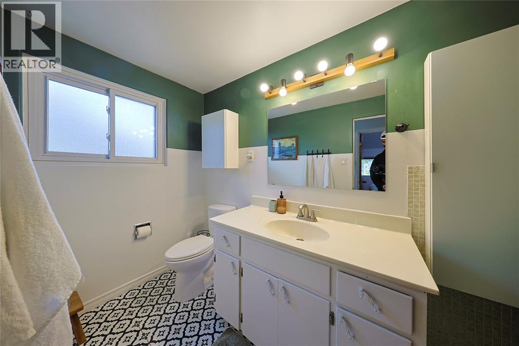 1081 Talfourd Street Property Photo 22