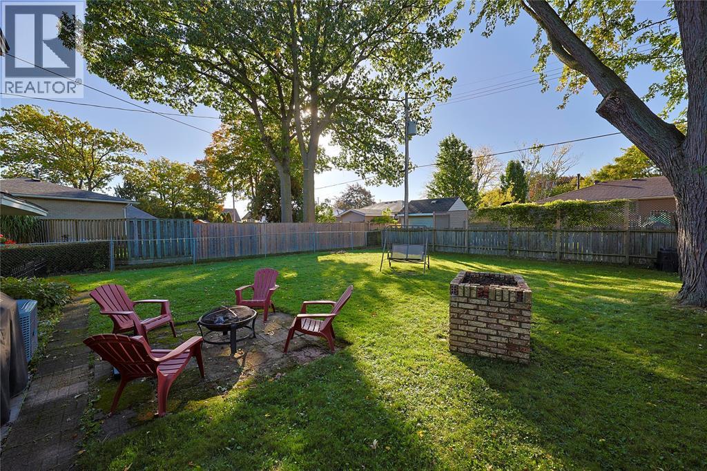 1081 Talfourd Street Property Photo 24