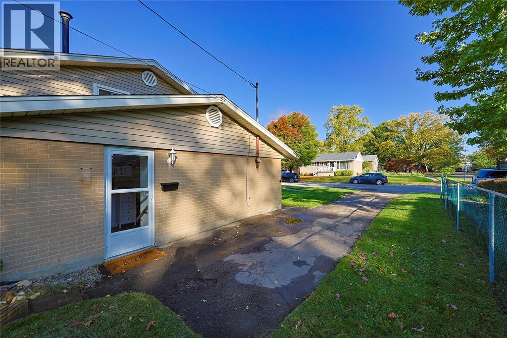 1081 Talfourd Street Property Photo 34