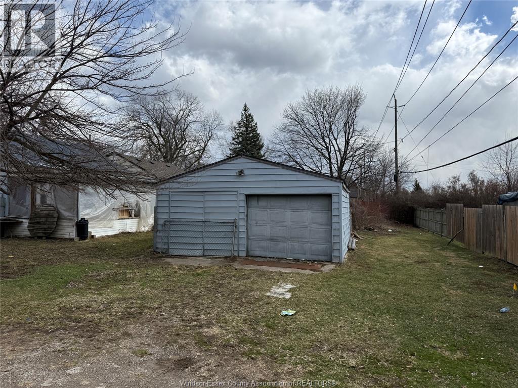 1303 Central Property Photo 6