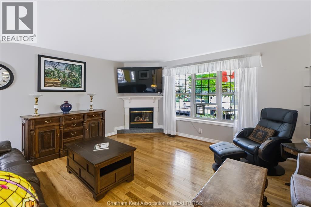 913 St George Street Property Photo 8