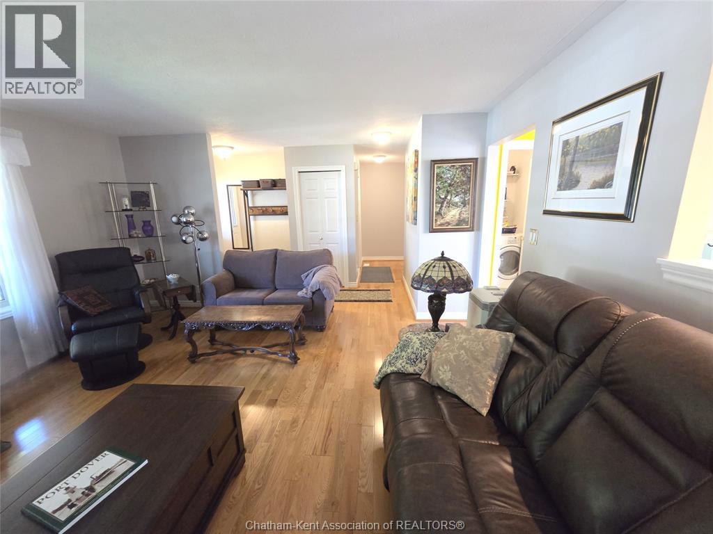 913 St George Street Property Photo 9