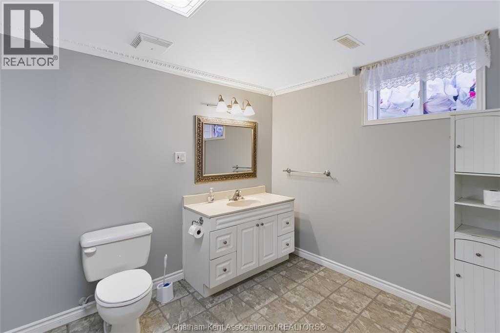913 St George Street Property Photo 25