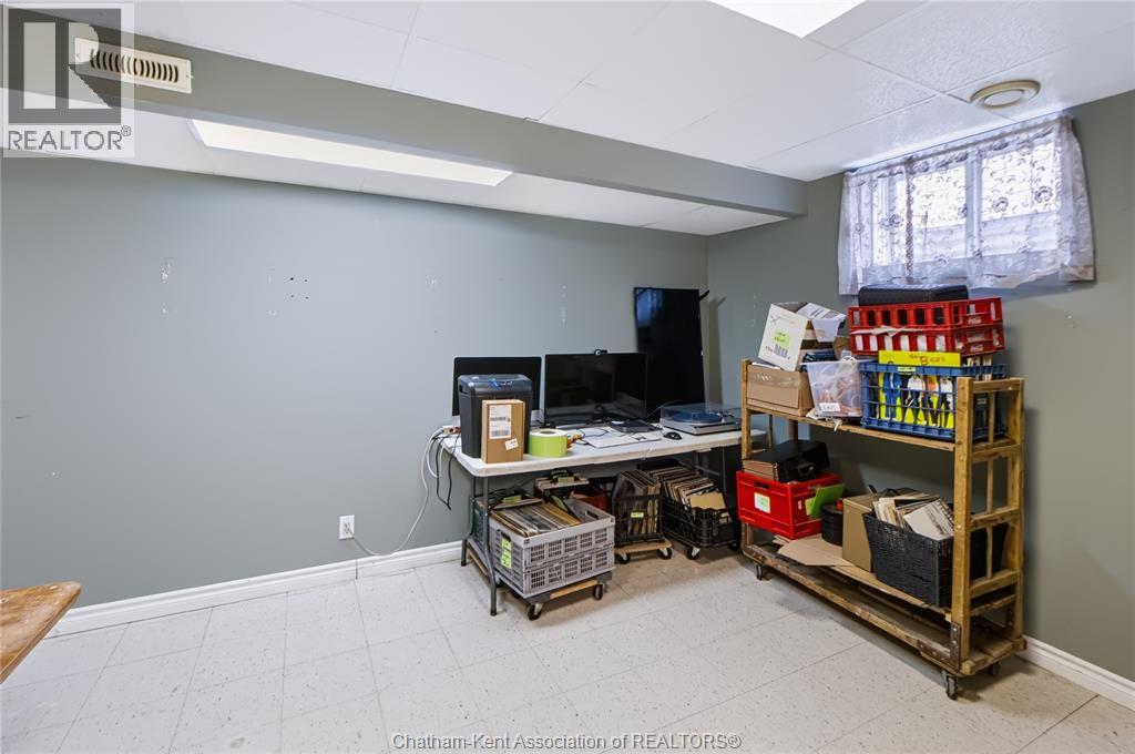 913 St George Street Property Photo 30