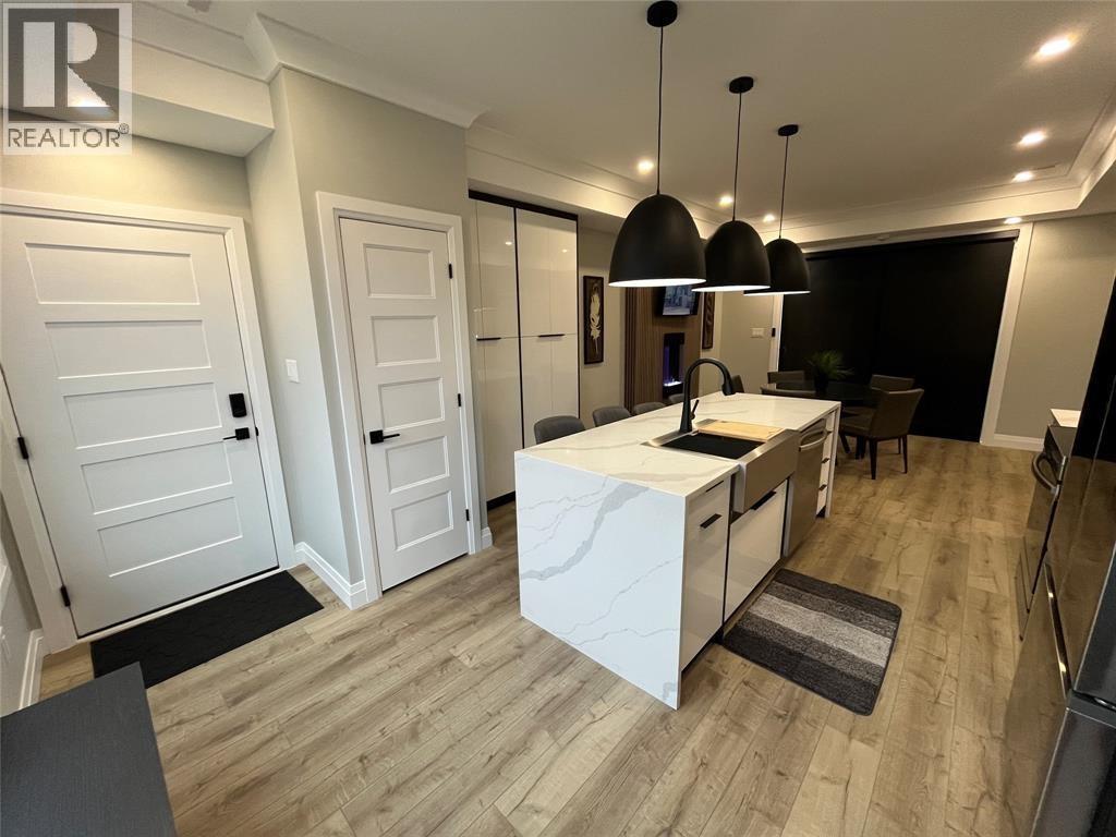 111 St Clair Street Property Photo 18