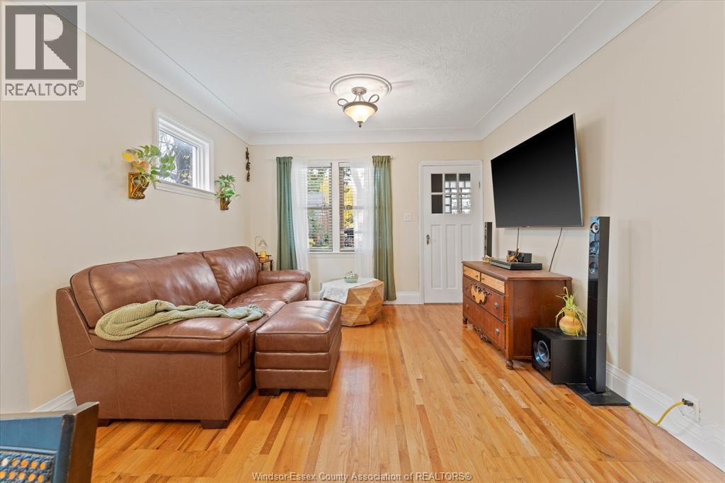 1746 Alexis Road Property Photo 3