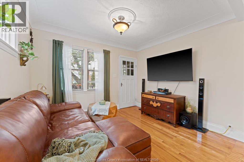 1746 Alexis Road Property Photo 4