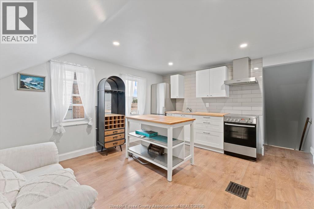 1746 Alexis Road Property Photo 18