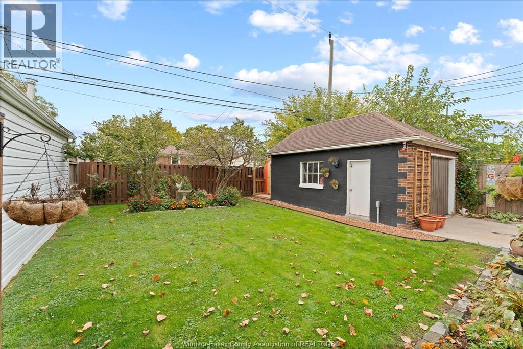 1746 Alexis Road Property Photo 29