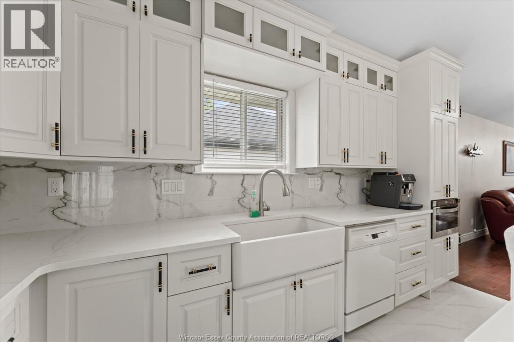 2820 Wildberry Crescent Property Photo 13