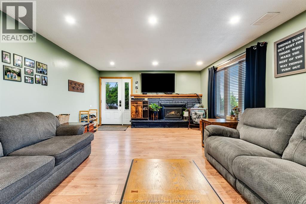 2477 Albuna Townline Property Photo 4
